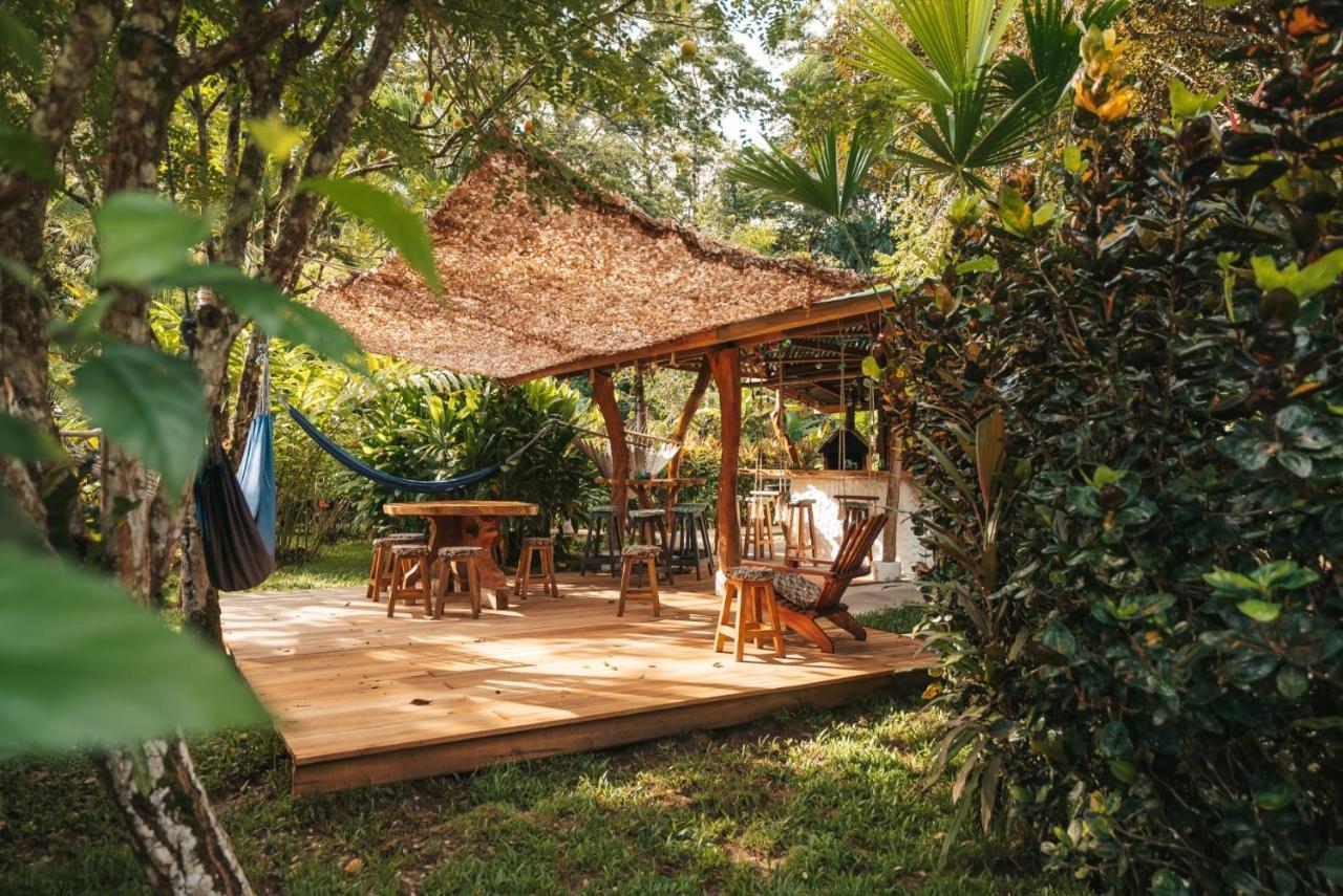 Passion Fruit Lodge Cahuita Eksteriør bilde