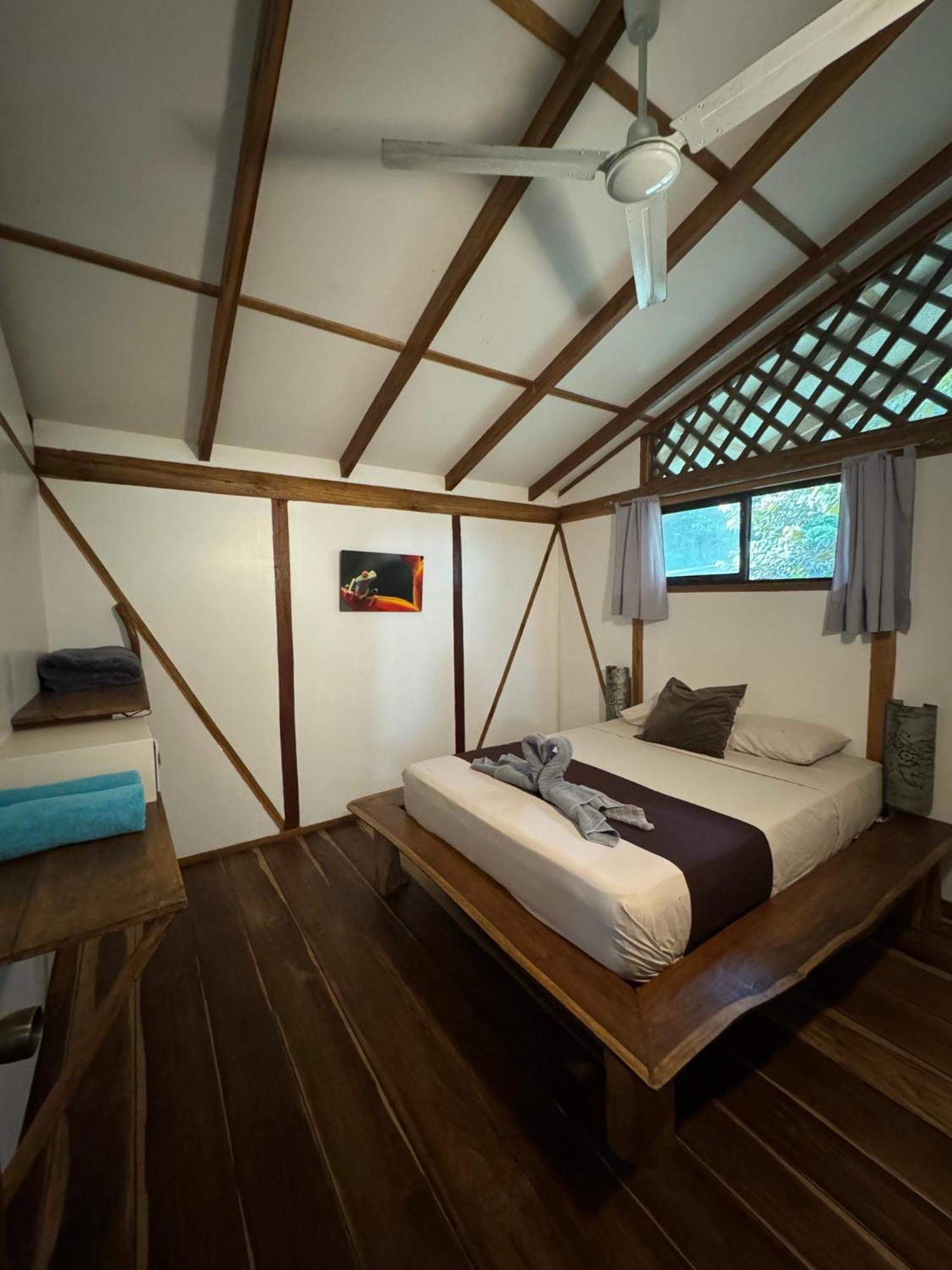 Passion Fruit Lodge Cahuita Eksteriør bilde