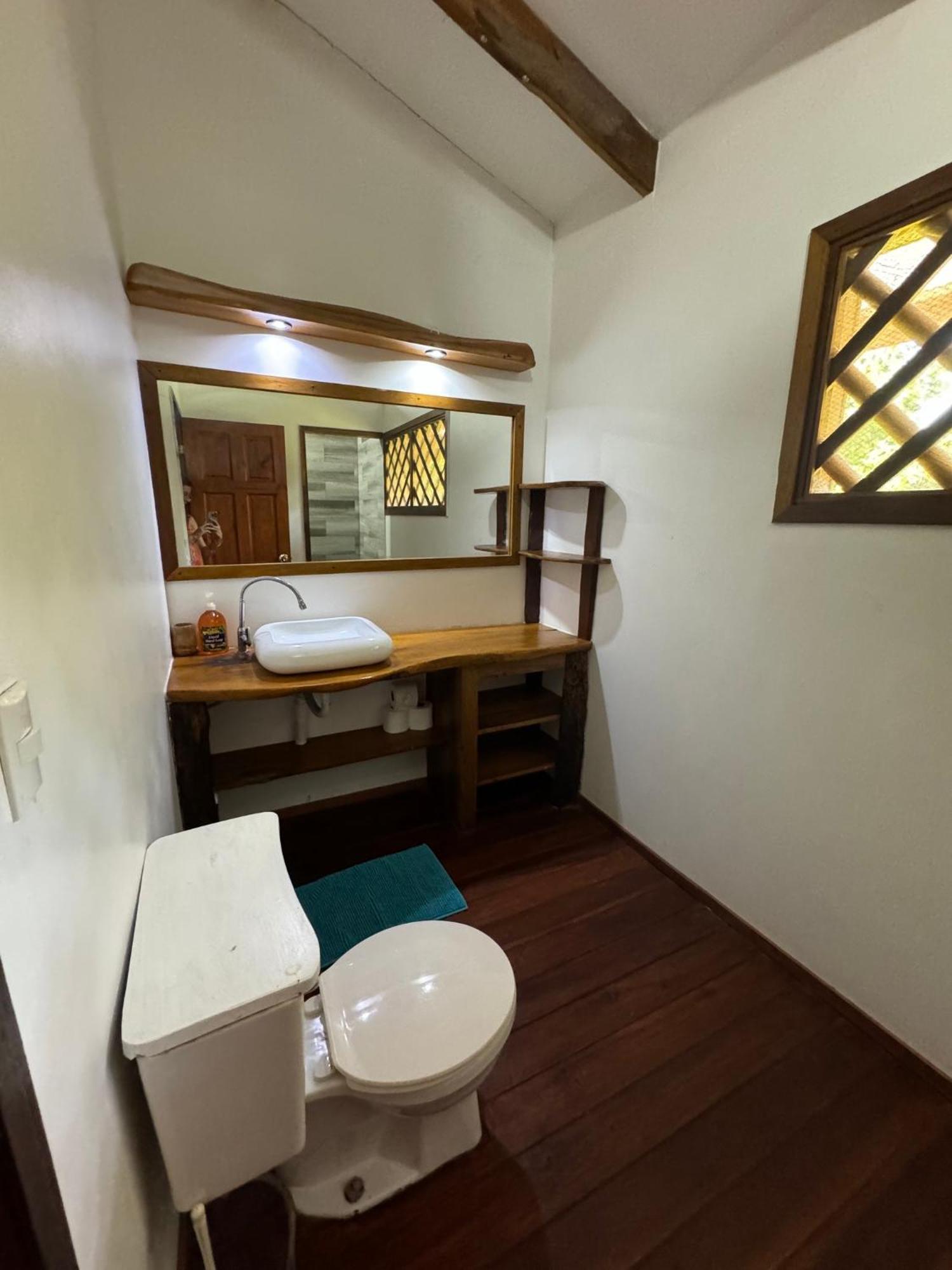 Passion Fruit Lodge Cahuita Eksteriør bilde