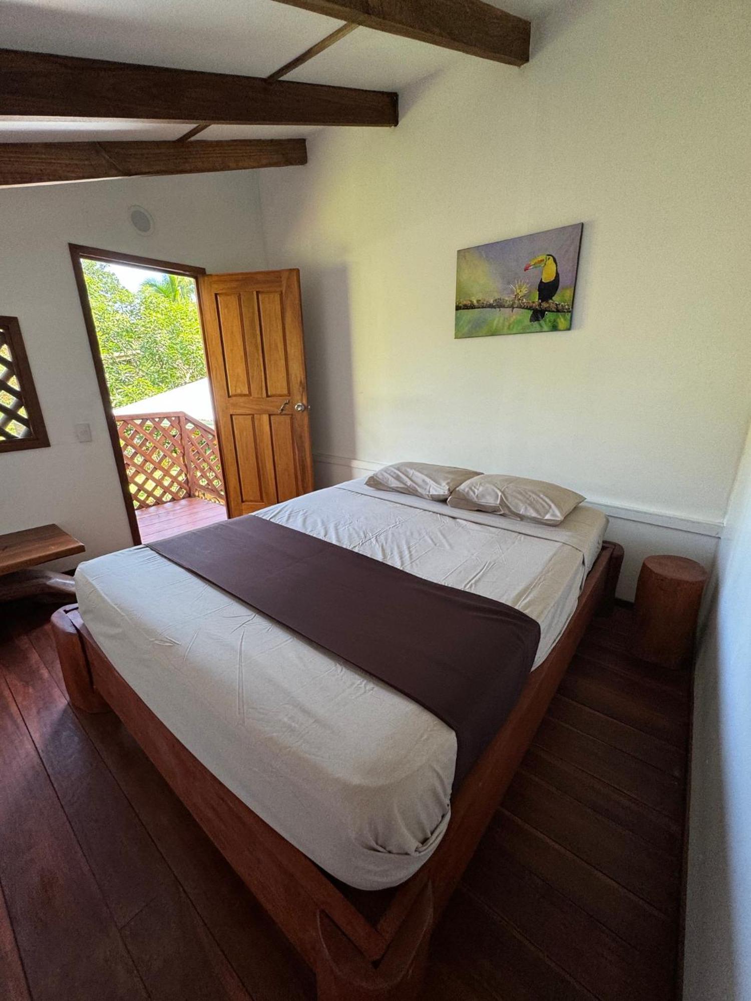 Passion Fruit Lodge Cahuita Eksteriør bilde