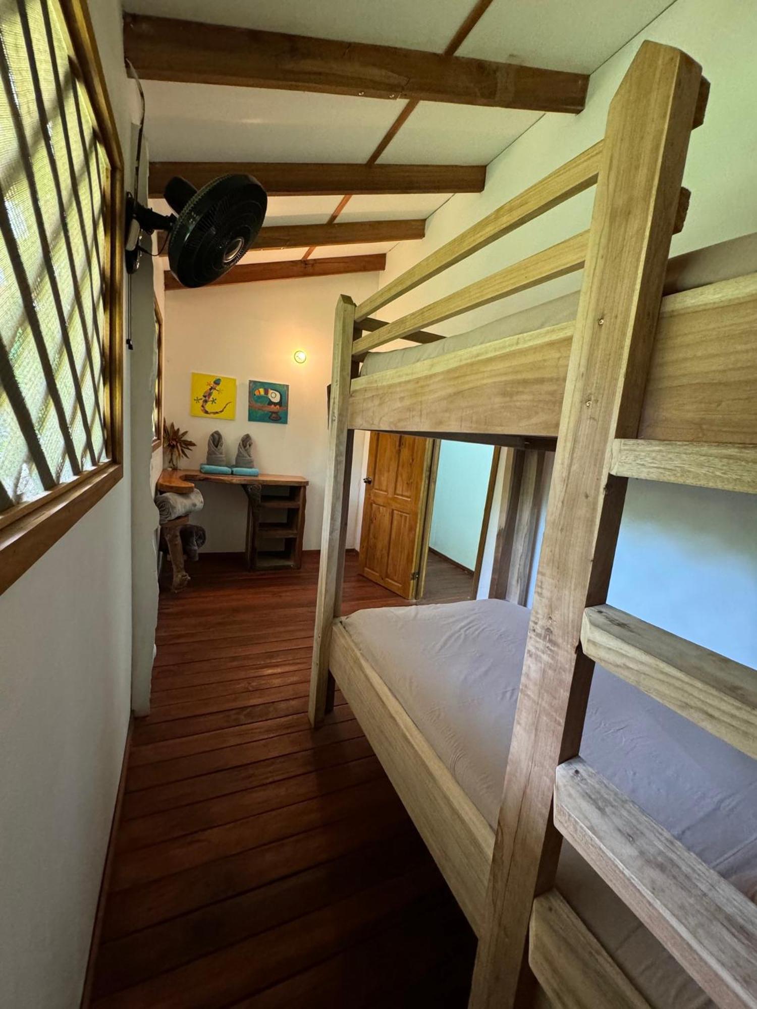 Passion Fruit Lodge Cahuita Eksteriør bilde