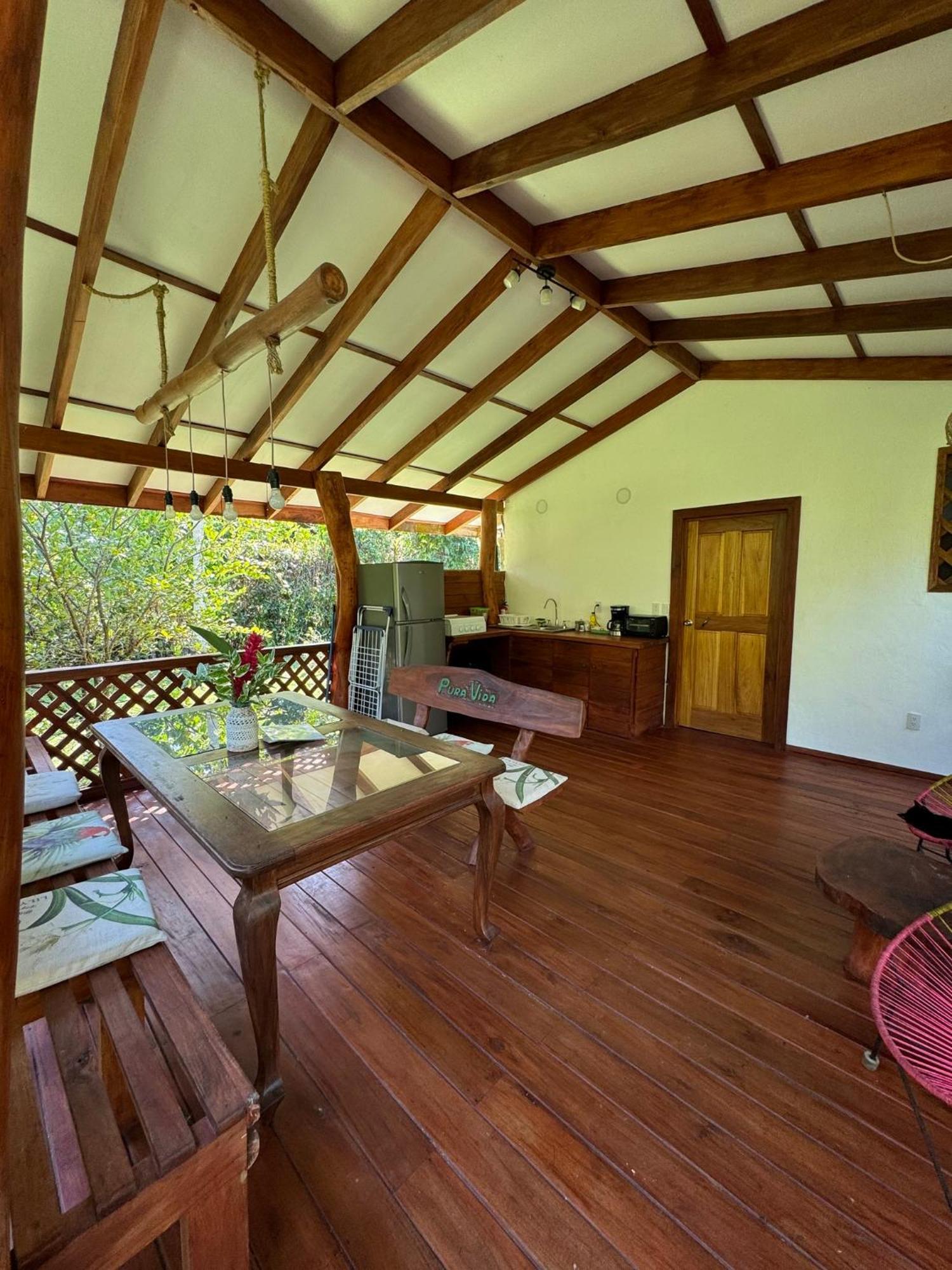 Passion Fruit Lodge Cahuita Eksteriør bilde