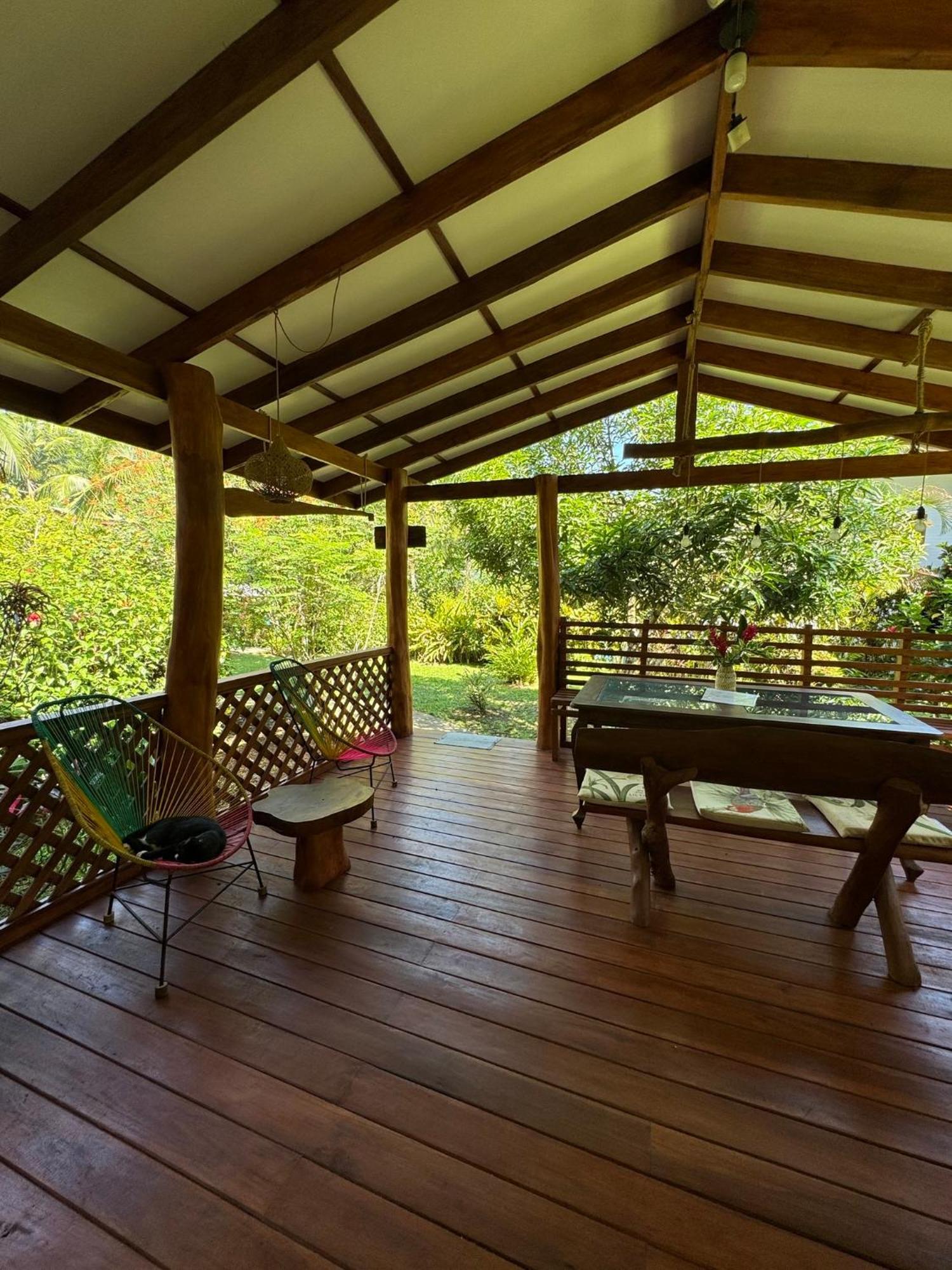 Passion Fruit Lodge Cahuita Eksteriør bilde