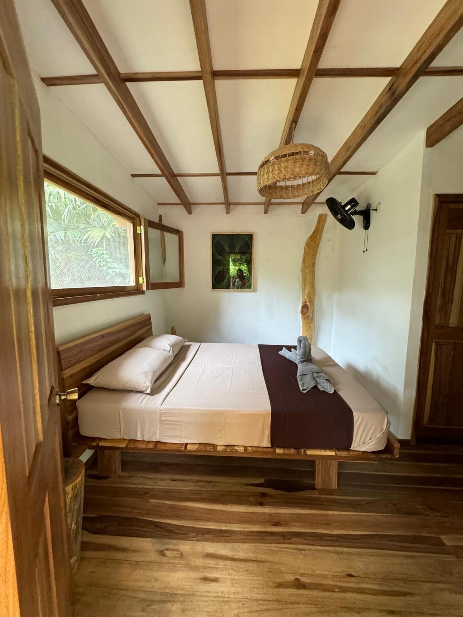 Passion Fruit Lodge Cahuita Eksteriør bilde