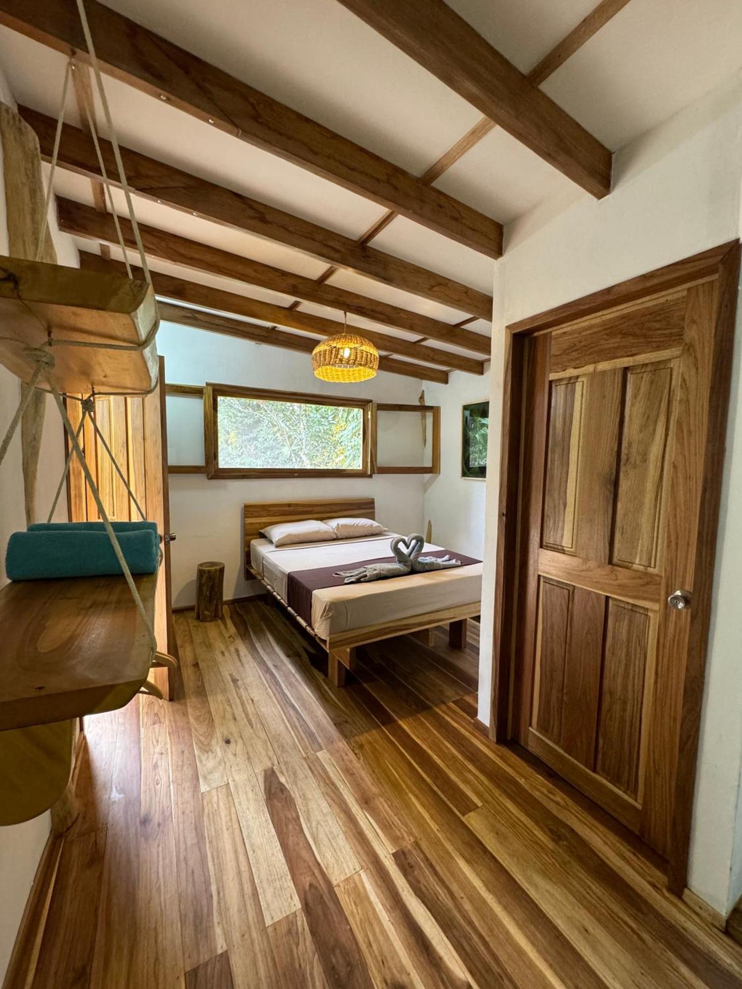 Passion Fruit Lodge Cahuita Eksteriør bilde