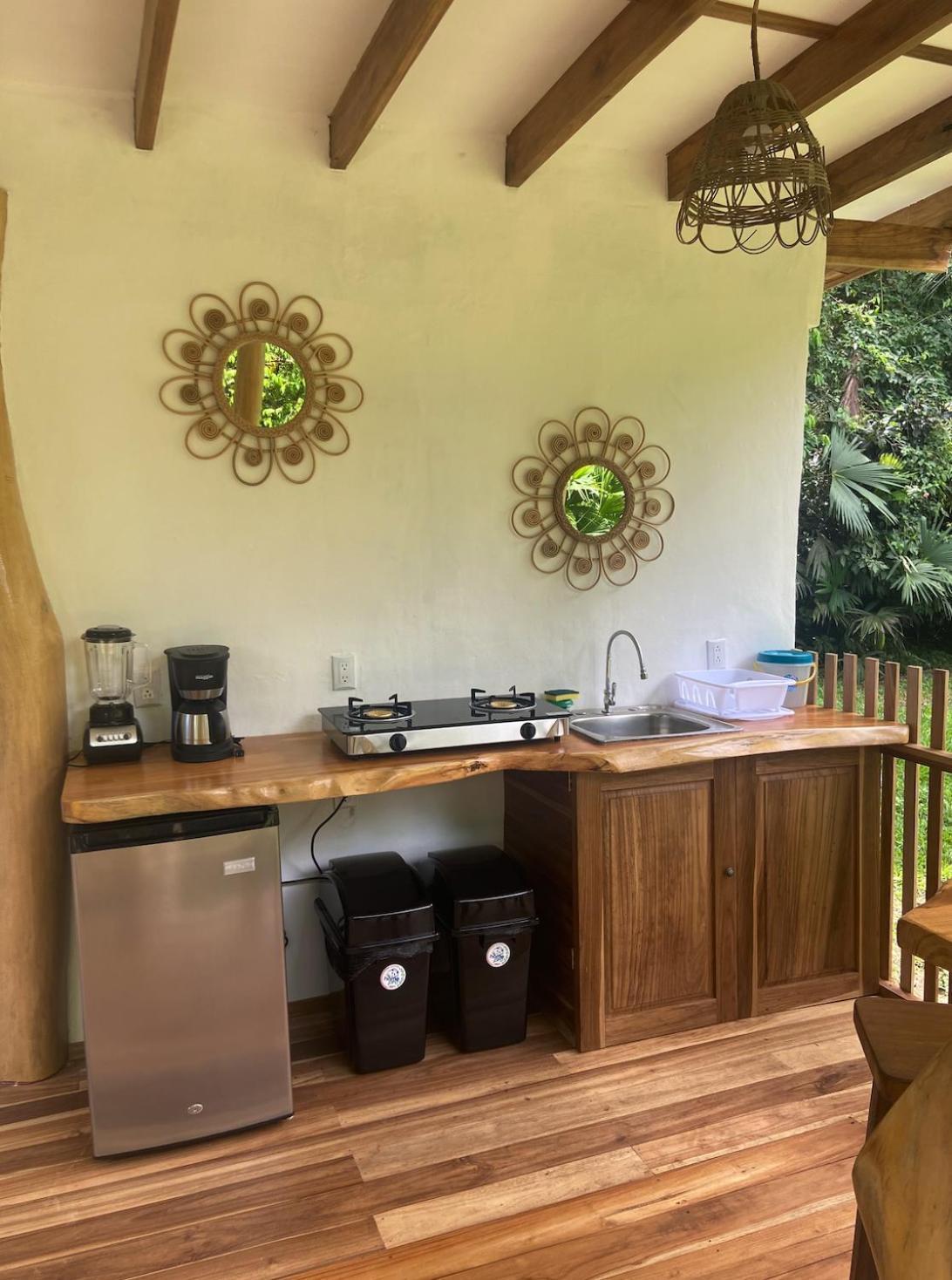Passion Fruit Lodge Cahuita Eksteriør bilde