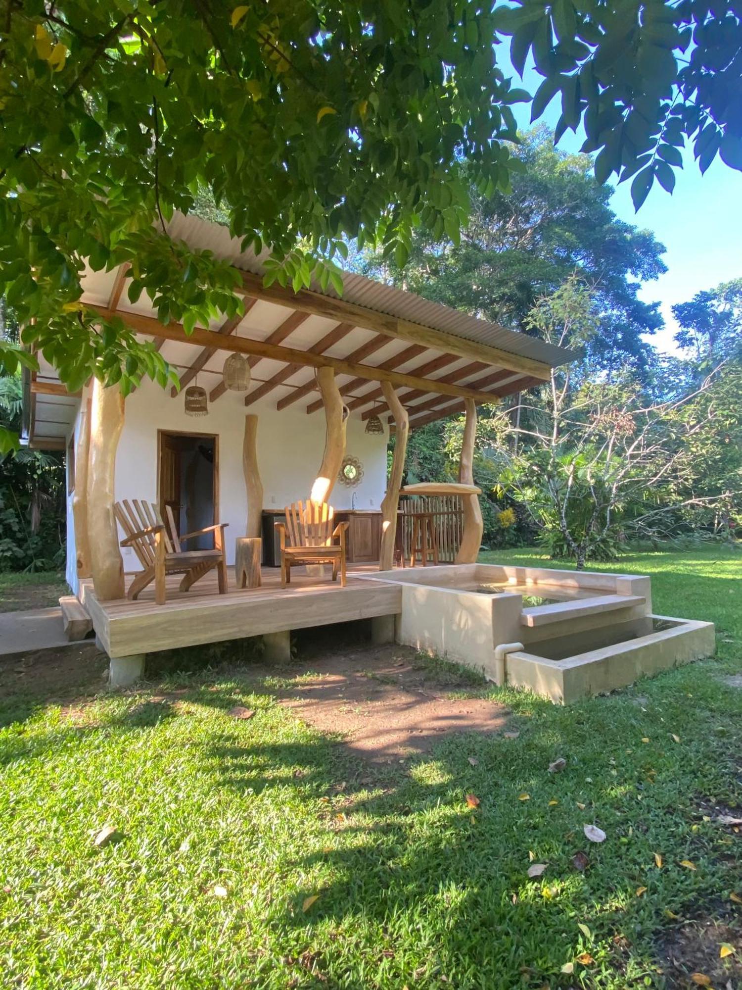 Passion Fruit Lodge Cahuita Eksteriør bilde