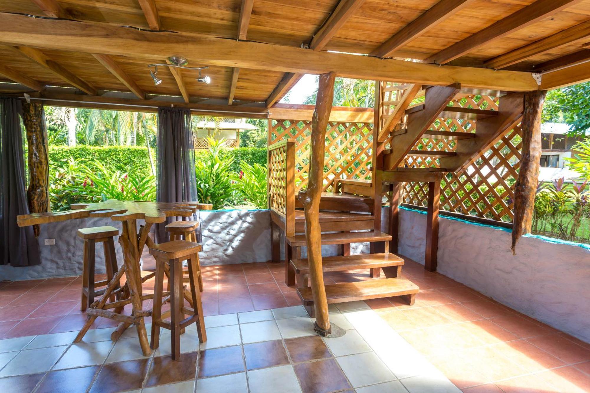 Passion Fruit Lodge Cahuita Eksteriør bilde
