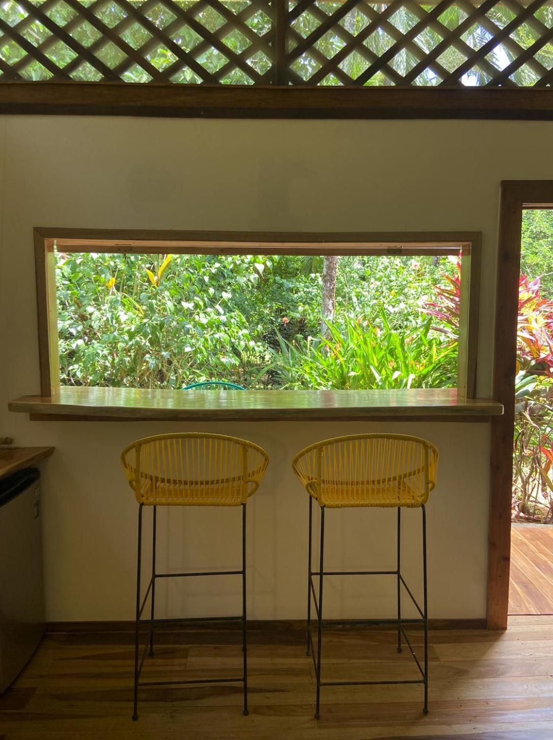 Passion Fruit Lodge Cahuita Eksteriør bilde