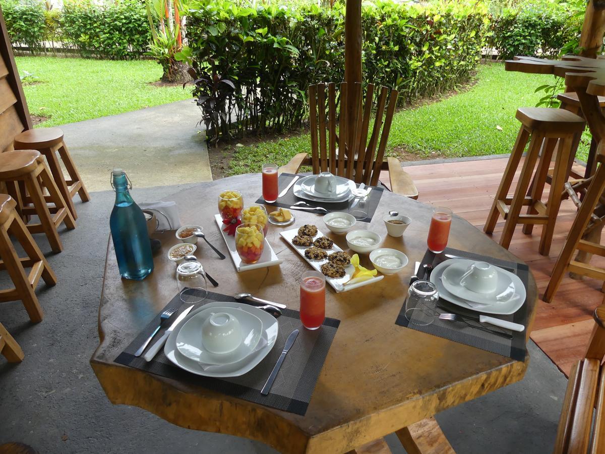 Passion Fruit Lodge Cahuita Eksteriør bilde